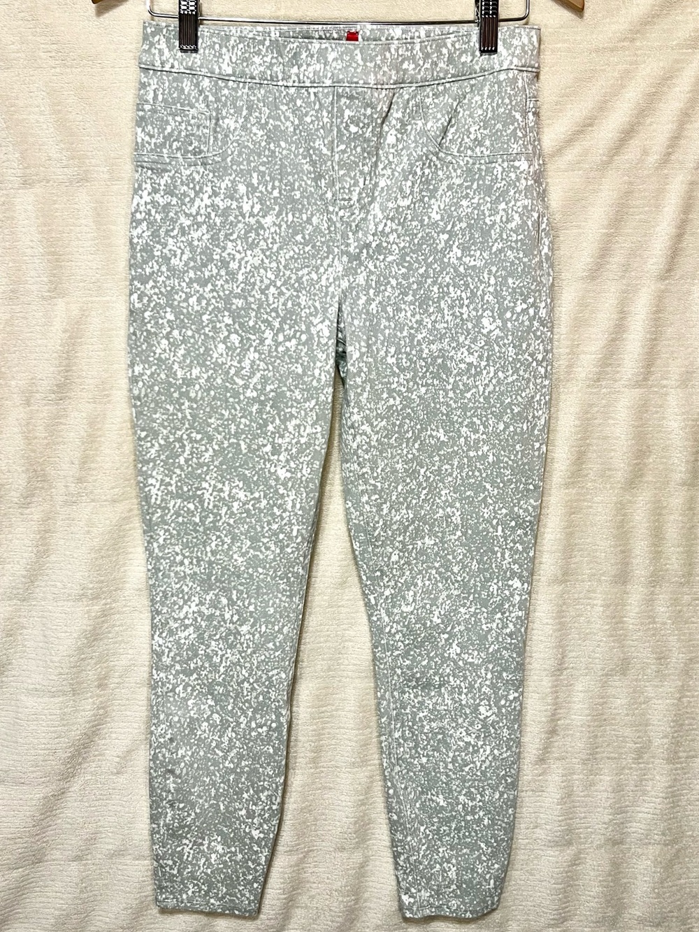 SPANX Pull-On Skinny Jeans Gray White Speckled Print Stretch Shaping Pants M